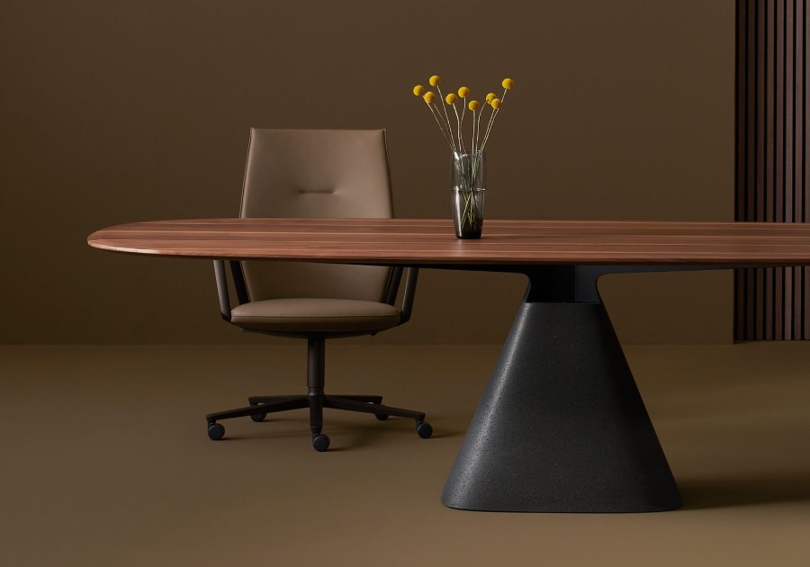 Davis Furniture — M75