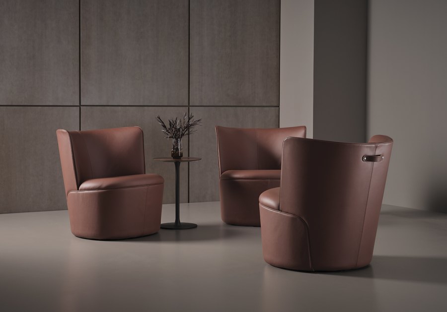 Davis Furniture — Tote