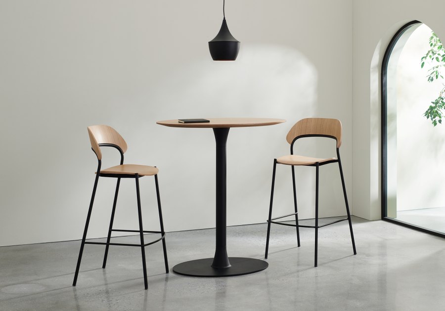 Davis Furniture — Q6 Table